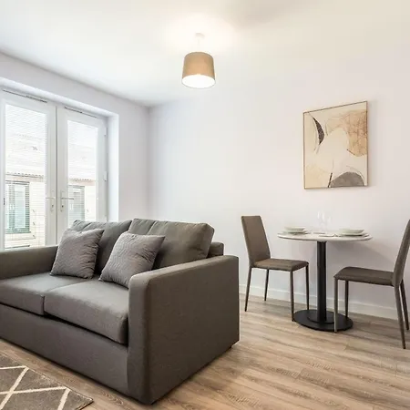 Fabulous 1 Bedroom In Appartement York